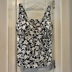 Lands End tankini underwire top, square neckline, size 20W G cup, EUC.